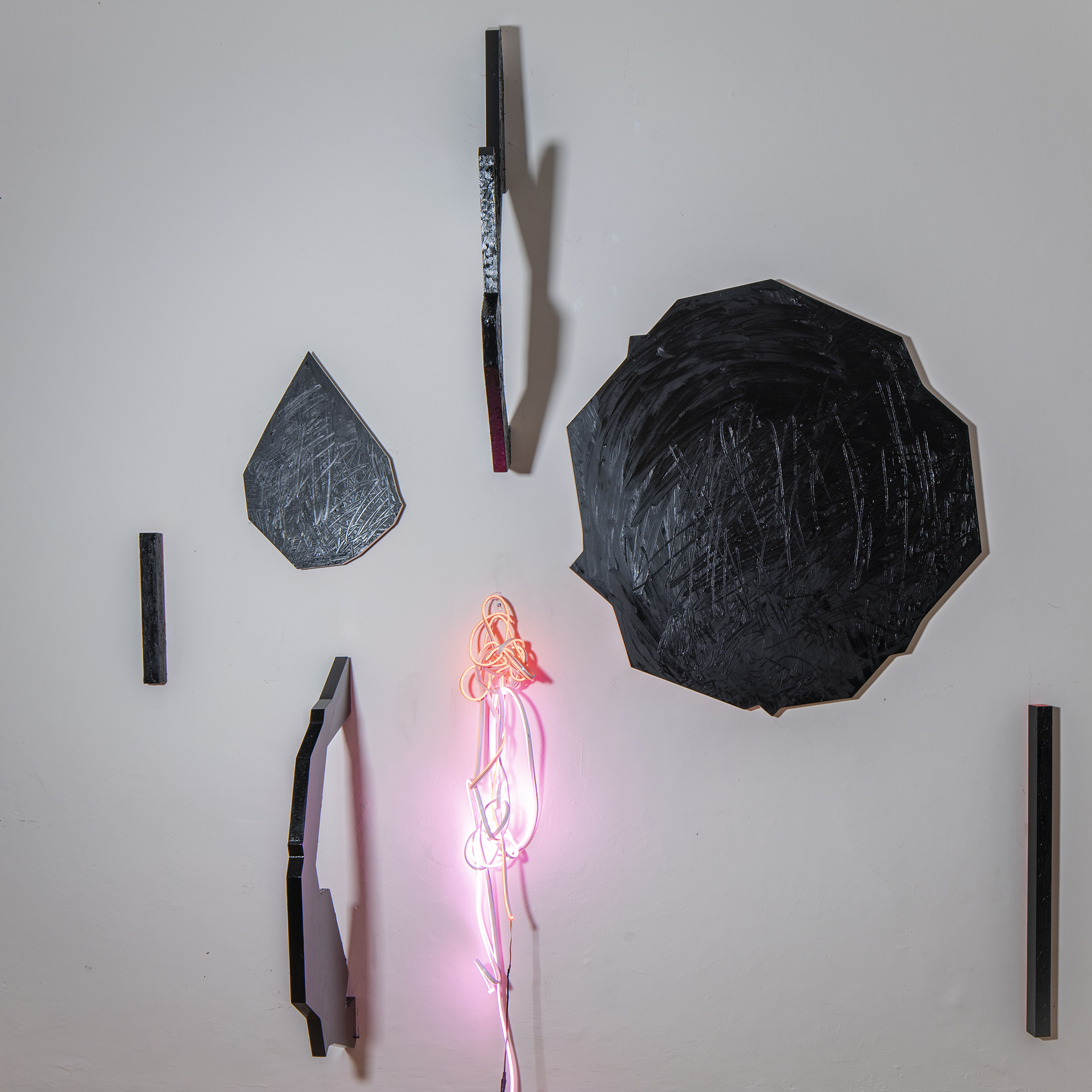 Darkbloom con nudo rojo